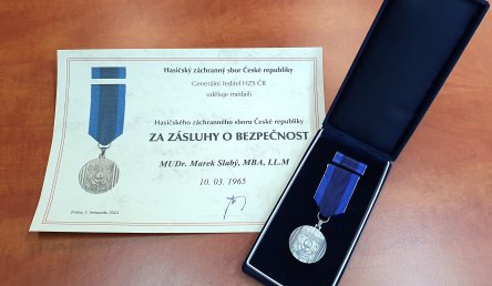 Ředitel ZZS JčK převzal medaili HZS ČR Za zásluhy o bezpečnost